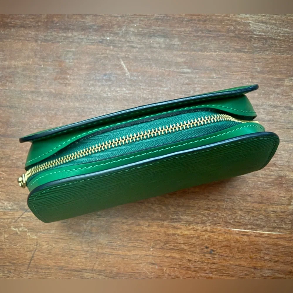 Louis Vuitton Epi Green Dauphine Cosmetic Pouch - Picture 4 of 6